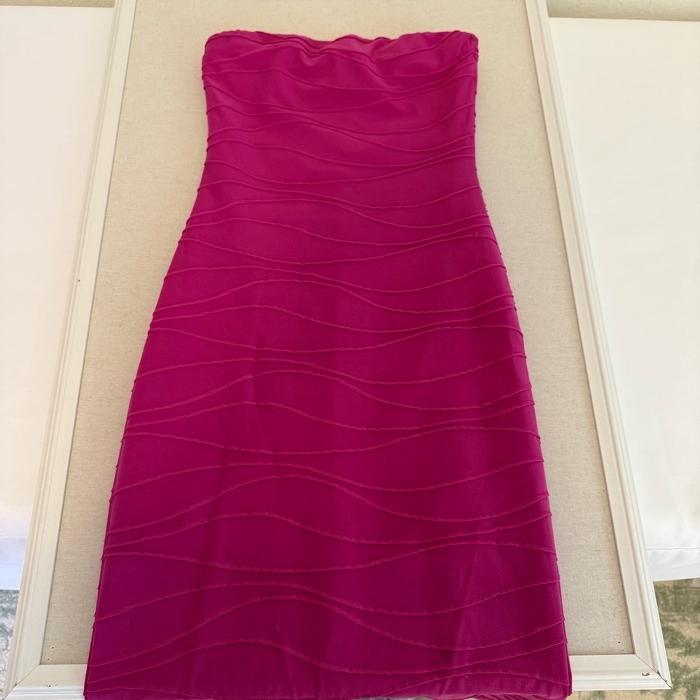 Le Lis Cora Dress Vibrant Pink Strapless Dress - Picture 7 of 8